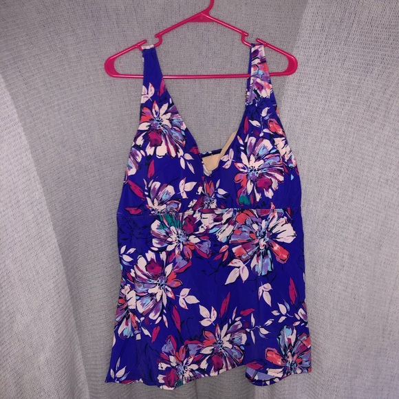 Swimsuit Top - Picture 3 of 4